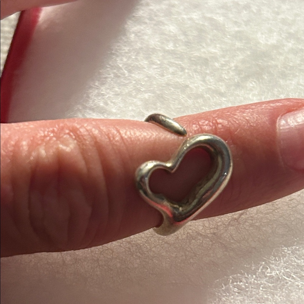 135. Tiffany & Co. Silver Open Heart Ring with COA - Picture 4 of 4